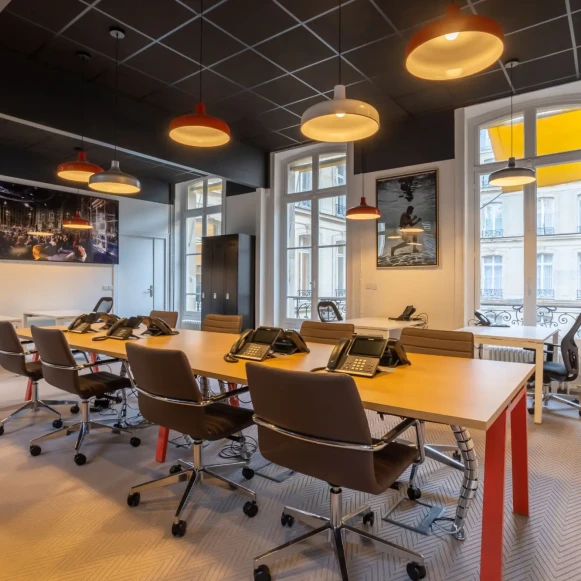 Bureau privé 74 m² 20 postes Location bureau Rue de l'Arcade Paris 75008 - photo 2