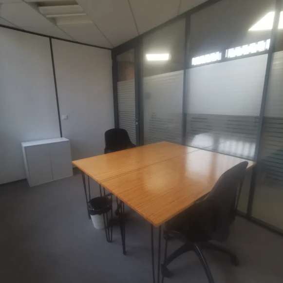 Bureau privé 10 m² 2 postes Coworking Place Ernest Granier Montpellier 34000 - photo 2