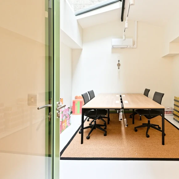 Espace indépendant 170 m² 24 postes Location bureau Rue Pierre Chausson Paris 75010 - photo 6