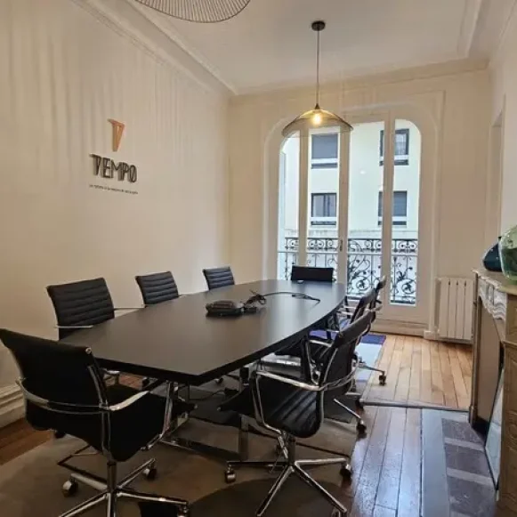 Bureau privé 25 m² 6 postes Location bureau Rue Beaubourg Paris 75003 - photo 2