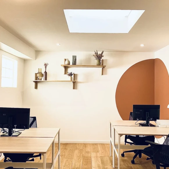 Bureau privé 13 m² 4 postes Coworking Rue Paul Doumer Melun 77000 - photo 1