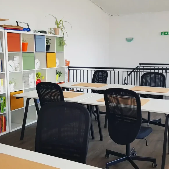 Bureau privé 16 m² 1 poste Coworking Rue Magellan Sucy-en-Brie 94370 - photo 4