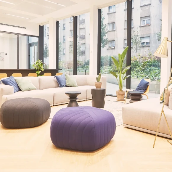 Bureau privé 15 m² 2 postes Coworking Rue du 8 Mai 1945 Clichy 92110 - photo 3