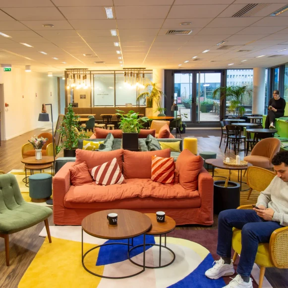 Bureau privé 18 m² 5 postes Coworking Rue Rouget de Lisle Suresnes 92150 - photo 6
