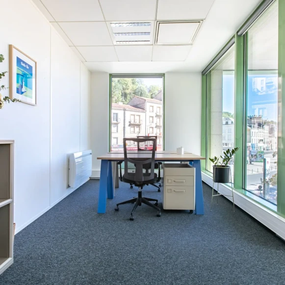 Bureau privé 23 m² 6 postes Location bureau Boulevard du Grand Cerf Poitiers 86000 - photo 3