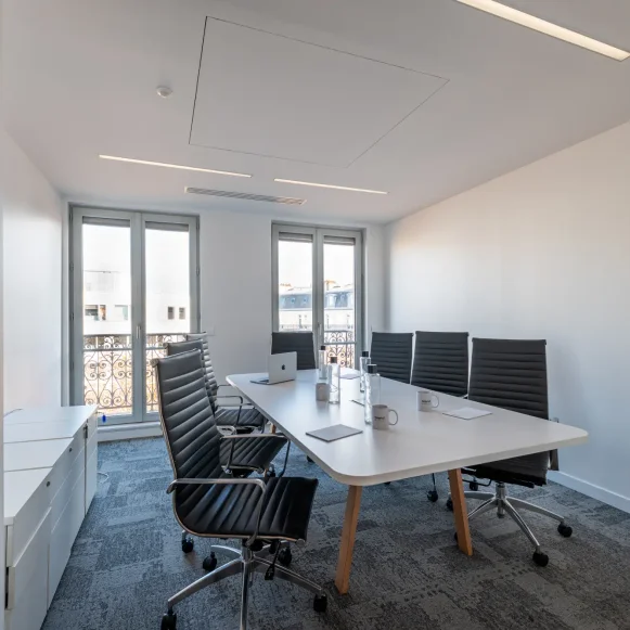 Espace indépendant 180 m² 33 postes Location bureau Avenue Marceau Paris 75016 - photo 2