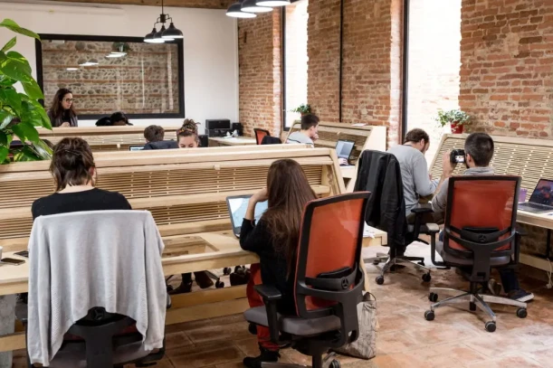 Open Space - 31000 - 1 poste - 84€