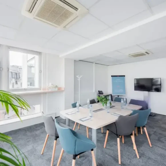 Bureau privé 44 m² 12 postes Coworking Avenue Montaigne Paris 75008 - photo 1