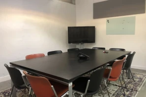 Open Space - 75010 - 8 postes - 350€