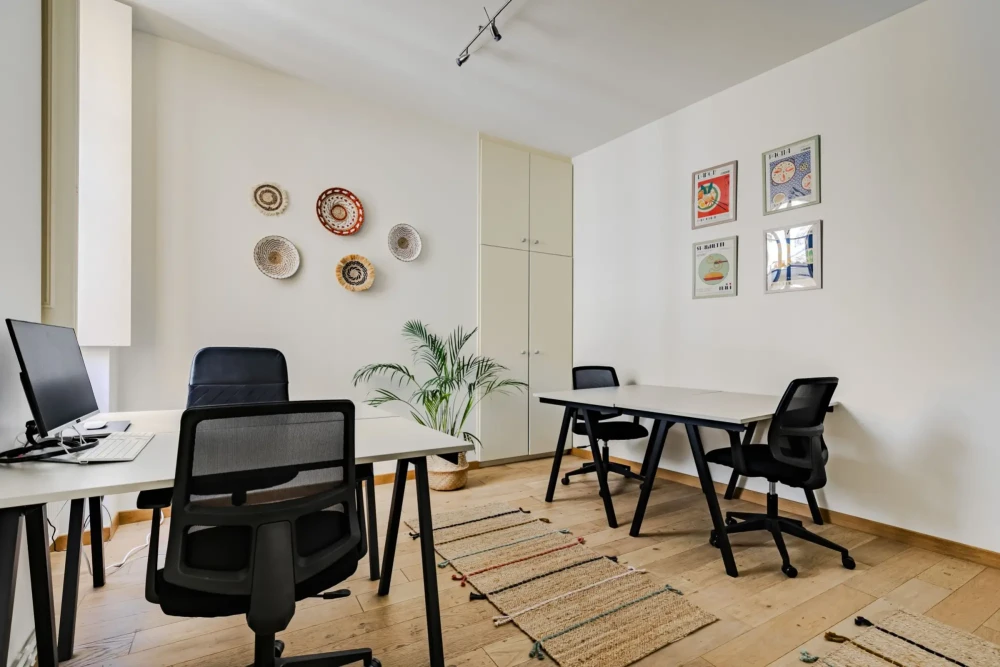 Bureau privé - 33000 - 4 postes - 960€