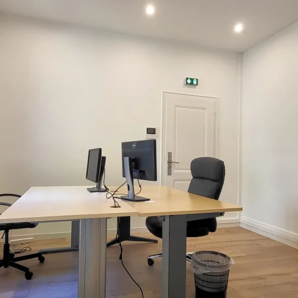 Bureau privé 15 m² 2 postes Location bureau Quai Jacques-Sturm Strasbourg 67000 - photo 1