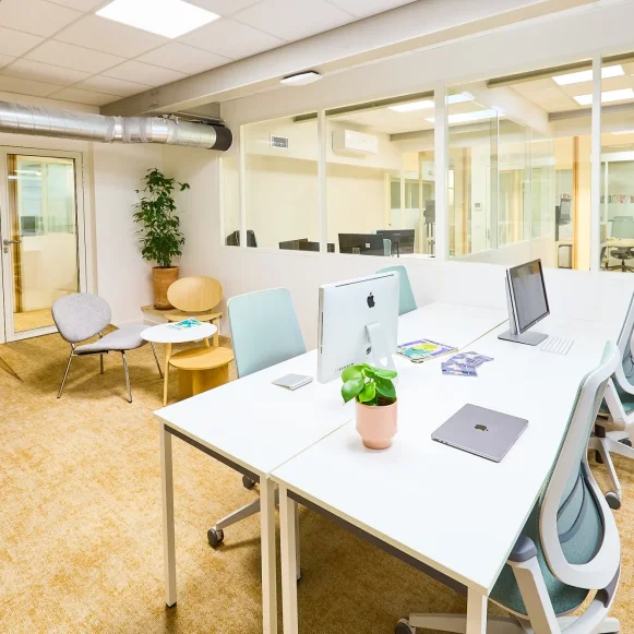 Bureau privé 24 m² 9 postes Location bureau Rue du Chemin Vert Paris 75011 - photo 1