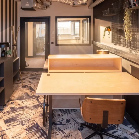 Bureau privé 14 m² 2 postes Coworking Rue des Archives Créteil 94000 - photo 2