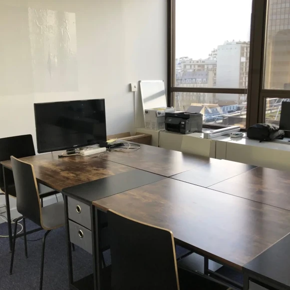 Bureau privé 14 m² 4 postes Coworking Rue de l'Arrivée Paris 75015 - photo 1