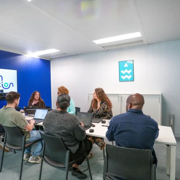 Bureau privé 68 m² 13 postes Location bureau Rue Philidor Paris 75020 - photo 2