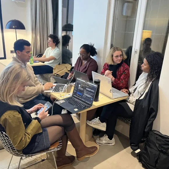 Open Space  20 postes Coworking Rue Ambroise Thomas Paris 75009 - photo 1