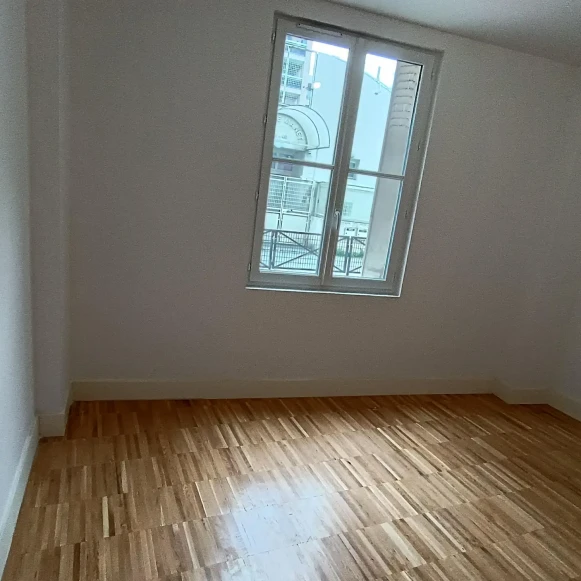 Bureau privé 13 m² 2 postes Location bureau Rue des Annelets Paris 75019 - photo 5