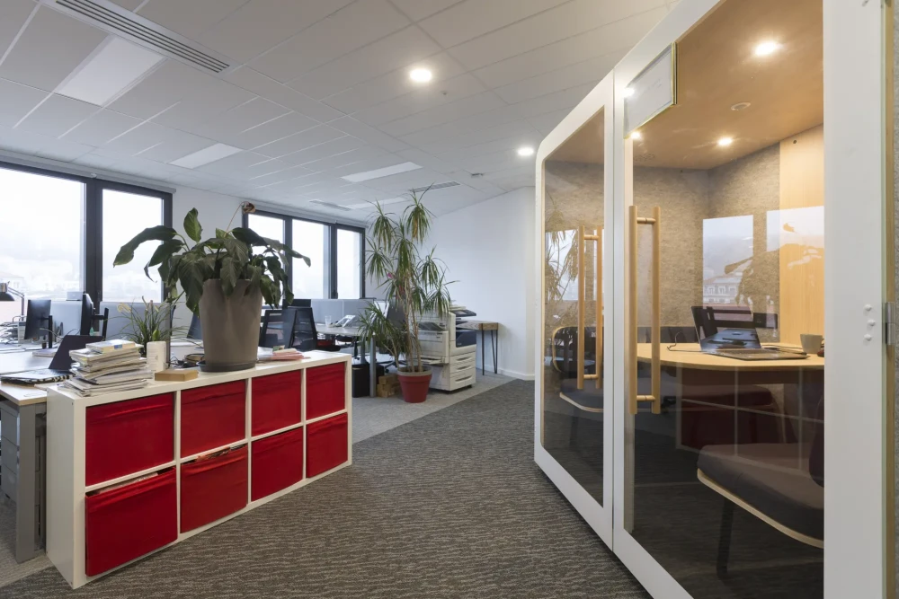 Bureau privé - 69009 - 2 postes - 855€