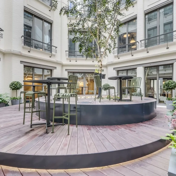 Bureau privé 12 m² 3 postes Coworking Rue du Colisée Paris 75008 - photo 1