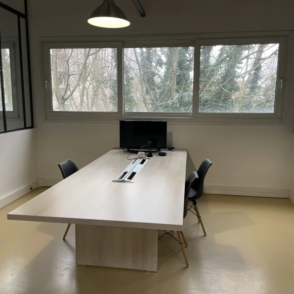 Bureau privé 14 m² 1 poste Coworking Rue des Sorins Montreuil 93100 - photo 4