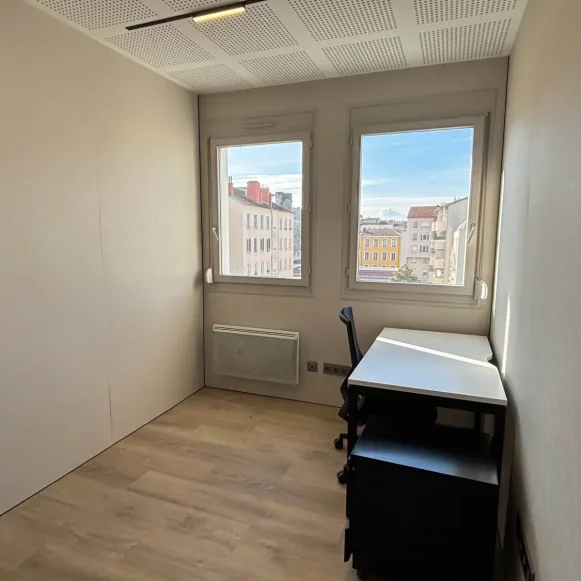 Bureau privé 9 m² 2 postes Coworking Boulevard Marius Vivier Merle Lyon 69003 - photo 1