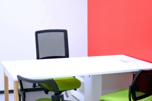 Bureau privé - 04200 - 1 poste - 550€