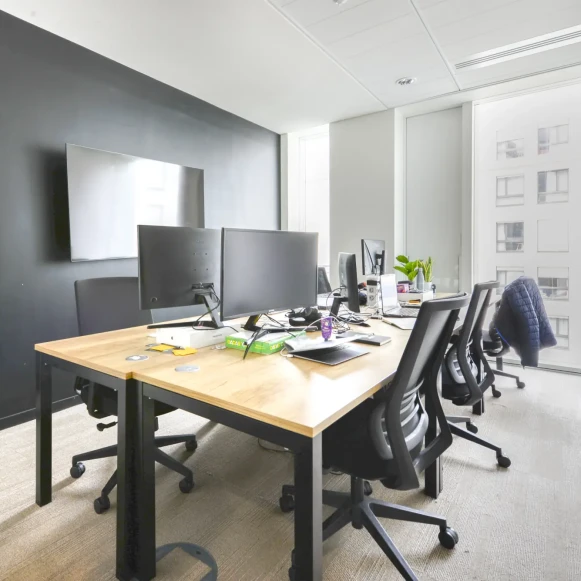 Bureau privé 36 m² 6 postes Coworking Rue Pablo Neruda Levallois-Perret 92300 - photo 2