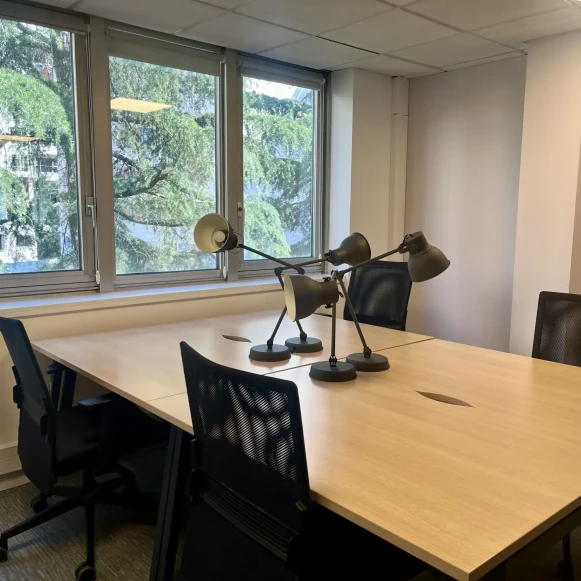 Bureau privé 17 m² 5 postes Coworking Rue des Bateliers Clichy 92110 - photo 6