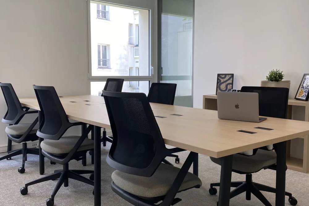 Open Space - 75018 - 36 postes - 210€