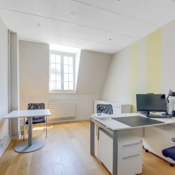 Bureau privé 14 m² 2 postes Coworking Rue Henri Rochefort Paris 75017 - photo 2