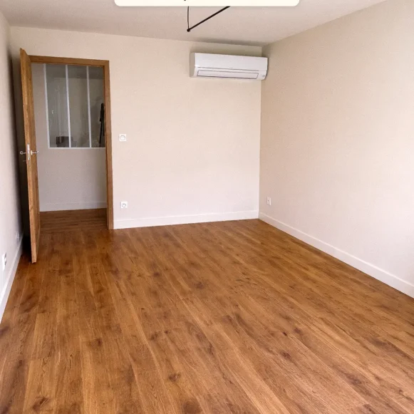 Bureau privé 10 m² 4 postes Coworking Rue Marceau Pérols 34470 - photo 3