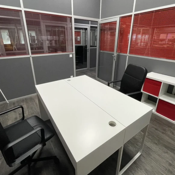 Bureau privé 12 m² 2 postes Coworking Chemin des Cordeliers Mantes-la-Ville 78711 - photo 1