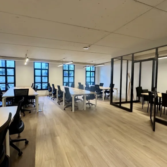 Espace indépendant 140 m² 28 postes Location bureau Rue du Sentier Paris 75002 - photo 5