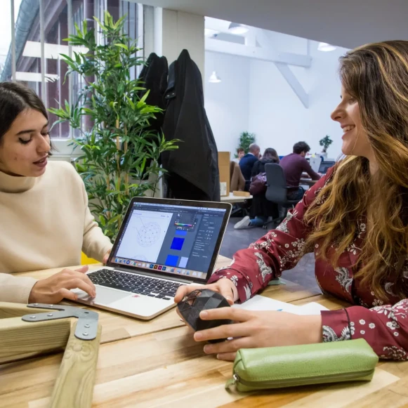 Open Space  1 poste Location bureau Rue Saint-Louis en l'Île Paris 75004 - photo 6