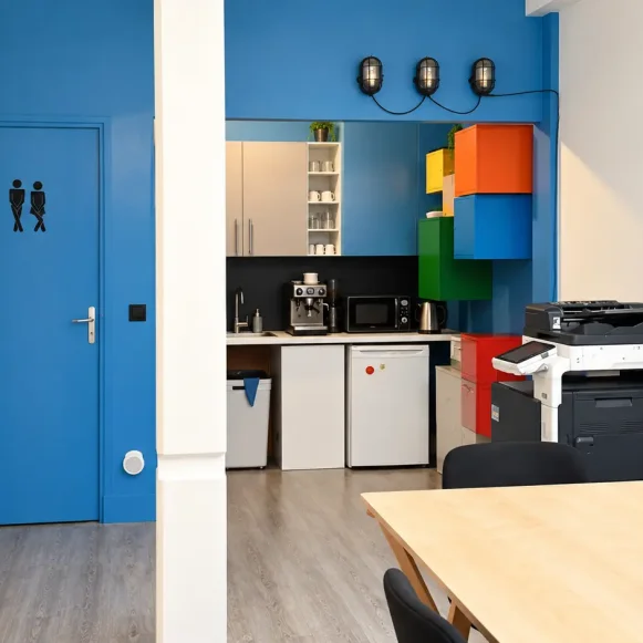 Open Space  1 poste Location bureau Rue du Chalet Paris 75010 - photo 5