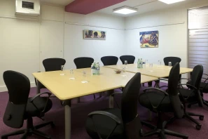 Bureau privé - 06200 - 4 postes - 1924€