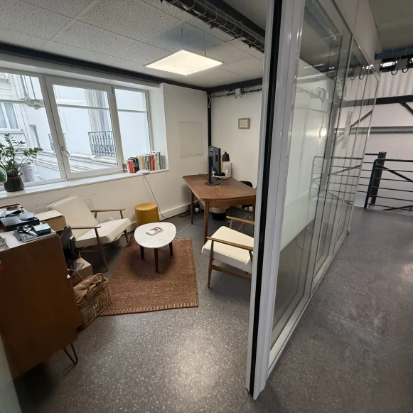Bureau privé 12 m² 2 postes Location bureau Rue Dulong Paris 75017 - photo 1