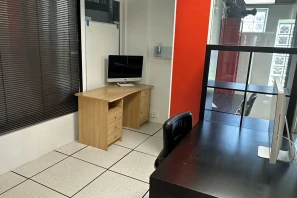 Bureau privé - 92110 - 3 postes - 700€