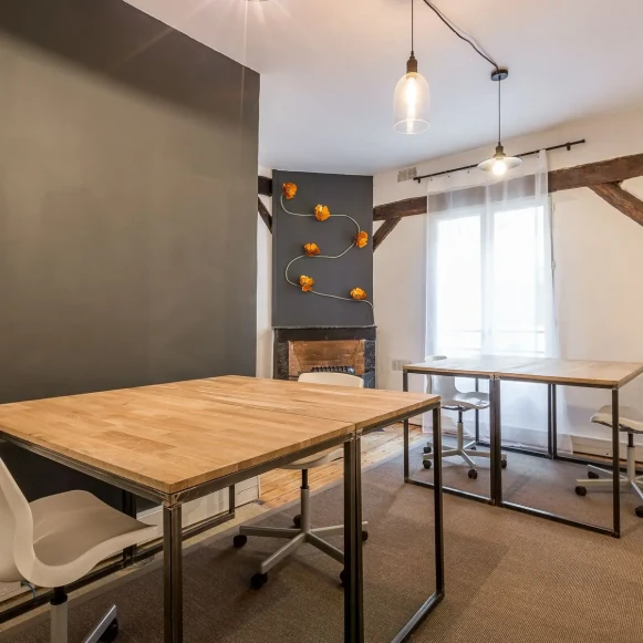 Bureau privé 15 m² 6 postes Coworking Rue des Epinettes Paris 75017 - photo 1