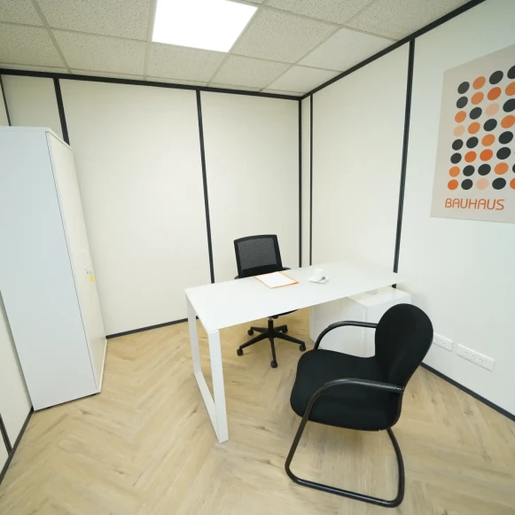 Bureau privé 20 m² 4 postes Coworking Avenue de Norvège Villebon-sur-Yvette 91140 - photo 3