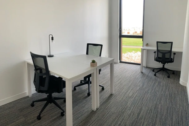 Bureau privé - 86360 - 4 postes - 955€