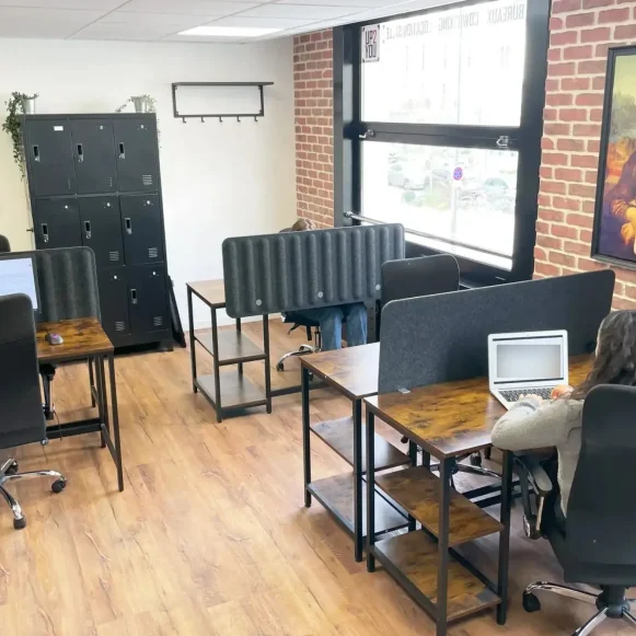 Bureau privé 18 m² 4 postes Location bureau Place Michelet Tours 37000 - photo 1