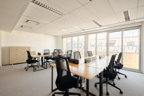 Bureau privé - 75018 - 12 postes - 3600€