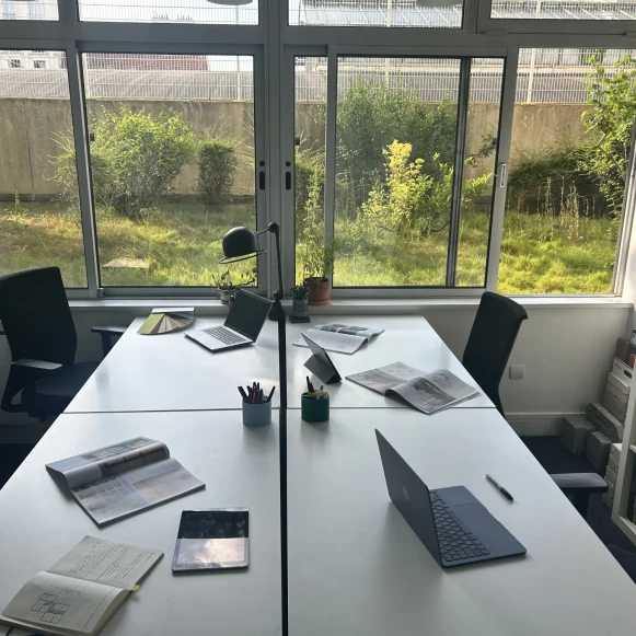 Bureau privé 14 m² 4 postes Location bureau Rue du Banquier Paris 75013 - photo 3
