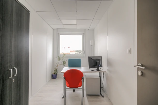 Bureau privé - 69008 - 2 postes - 600€