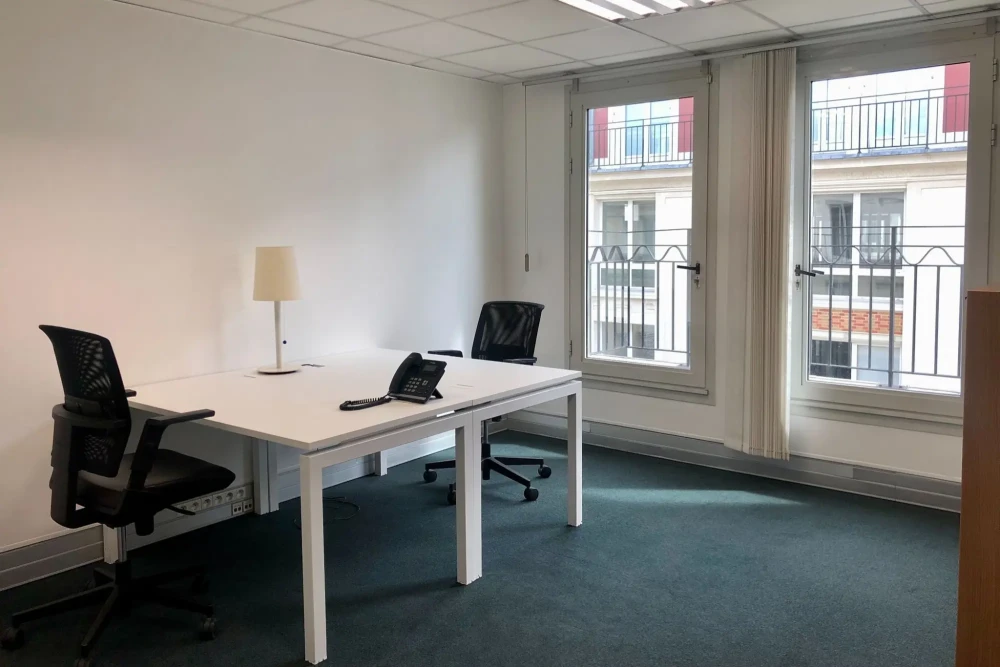 Bureau privé - 75010 - 2 postes - 1500€