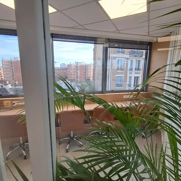 Bureau privé 10 m² 3 postes Coworking Avenue Jean Jaurès Joinville-le-Pont 94340 - photo 2