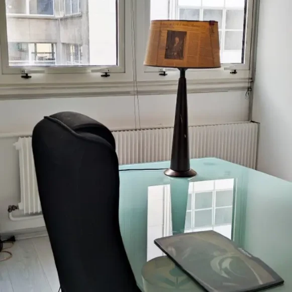 Bureau privé 10 m² 2 postes Location bureau Rue Saint-Lazare Paris 75009 - photo 2