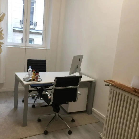 Bureau privé 41 m² 8 postes Coworking Rue de Stockholm Paris 75008 - photo 6