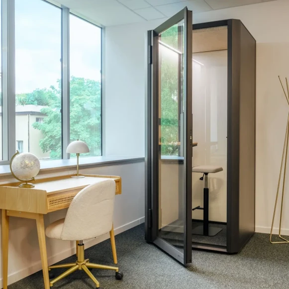 Bureau privé 18 m² 4 postes Coworking Boulevard Carnot Dijon 21000 - photo 4